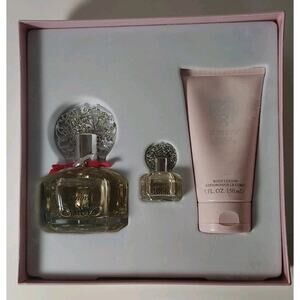 Vince Camuto Amore' Perfume Gift Box Set Body Lotion 3 Pieces Unused Pink Flower